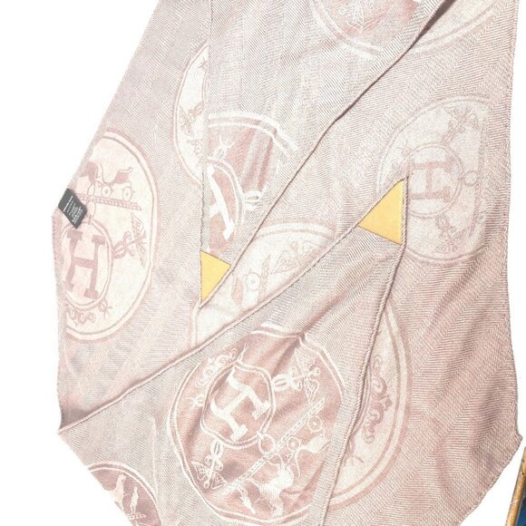 HERMES Pink Diamond Silk Scarf - Picture 4 of 8